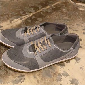 New without box Hush puppies shoe.💵